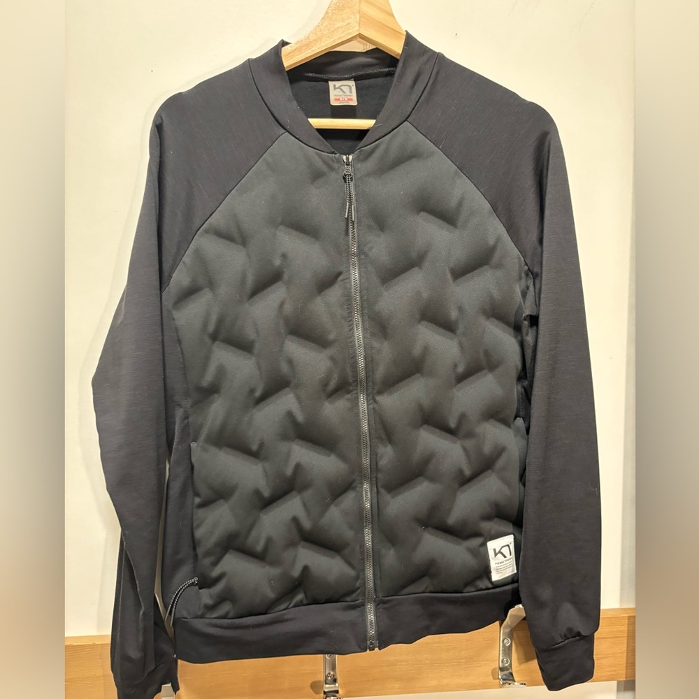 Kari Traa Black puff bomber jacket